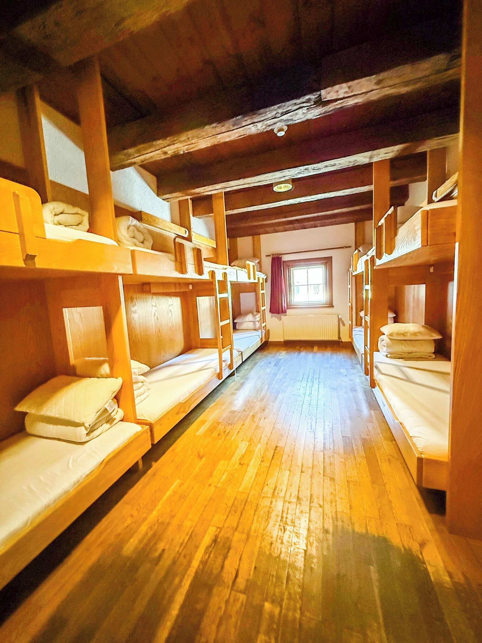 Basic-fællessovesal