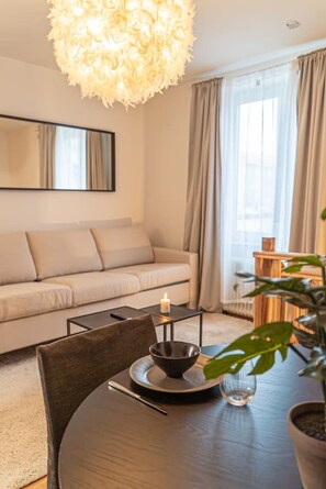 TV - Convenient Duplex in Gothenburg Privacy & Comfort (Gothenburg)