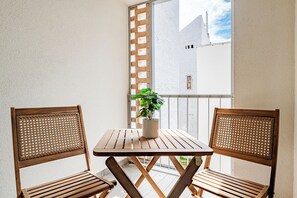 Apartment, Non Smoking | Outdoor dining