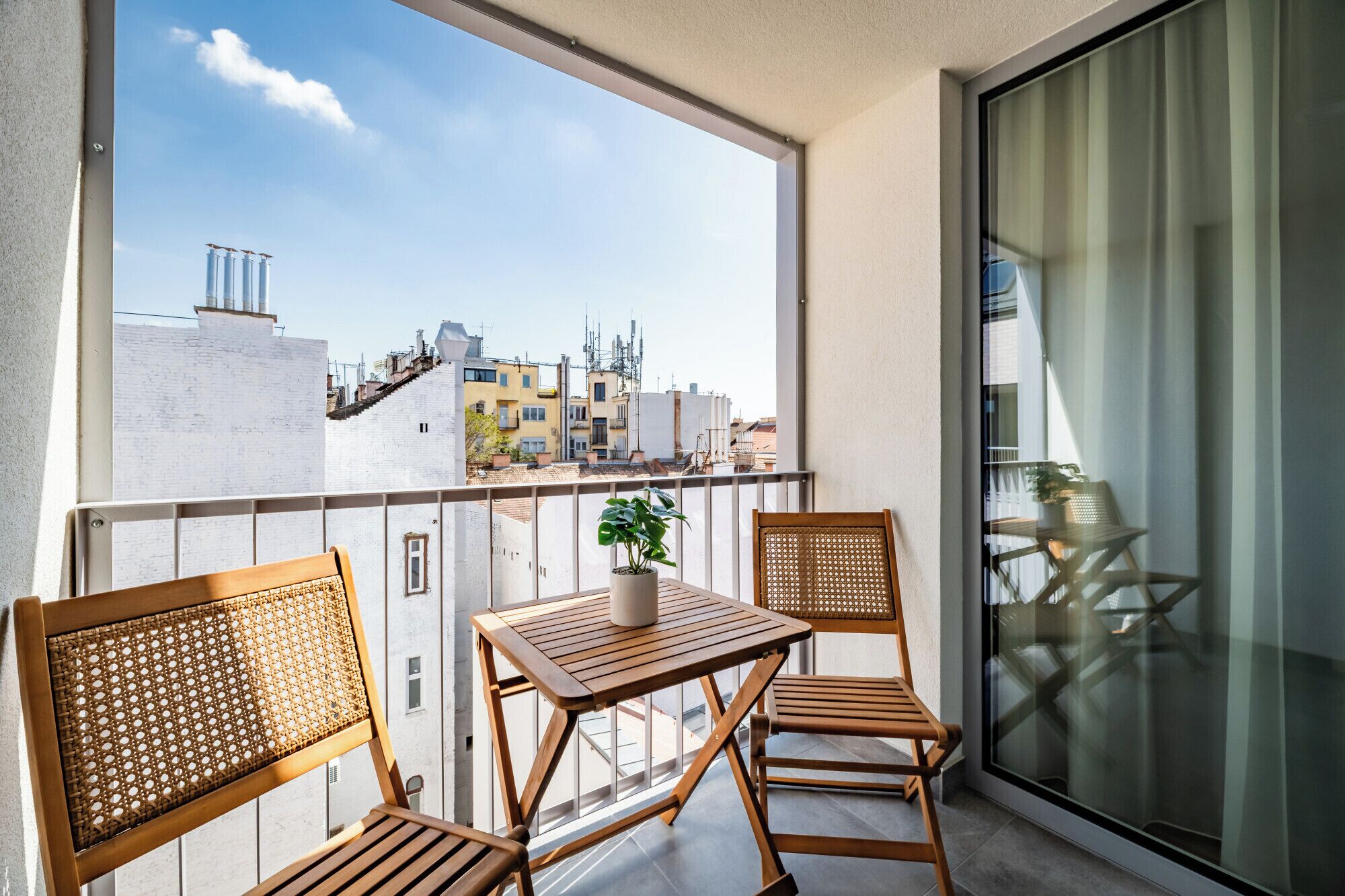 Apartment, Balcony | Outdoor dining