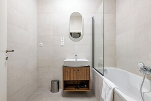 Apartment, Non Smoking | Bathroom | Hair dryer, towels, soap, shampoo - A60 Apartman Hotel (Budapest)