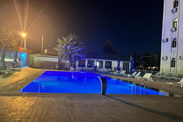 Seasonal outdoor pool