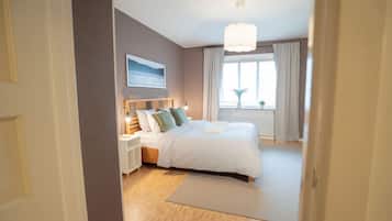 Bügeleisen/Bügelbrett, Reisekinderbett, WLAN, Bettwäsche