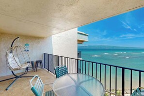 Property grounds - 2 Ensuites | Top Floor Oceanfront | Big Lanai | Views, Whales & More (Lahaina)