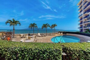 Pool - 2 Ensuites | Top Floor Oceanfront | Big Lanai | Views, Whales & More (Lahaina)