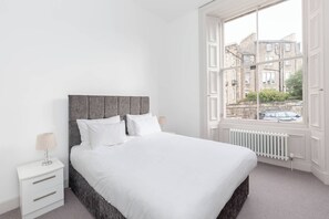 2 bedrooms, iron/ironing board, WiFi, bed sheets - Tummel Apartment (Edinburgh)