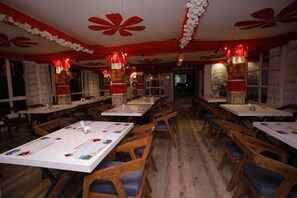 Deluxe Double Room | Dining - Latitudee Boutique Rooms (Darjeeling)