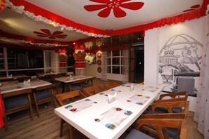 Dining - Latitudee Boutique Rooms (Tukdah)