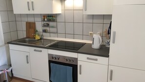 Fridge, oven, stovetop, dishwasher - Holiday Apartment for 2 Guests (63 m²) in Zittau (Zittau)