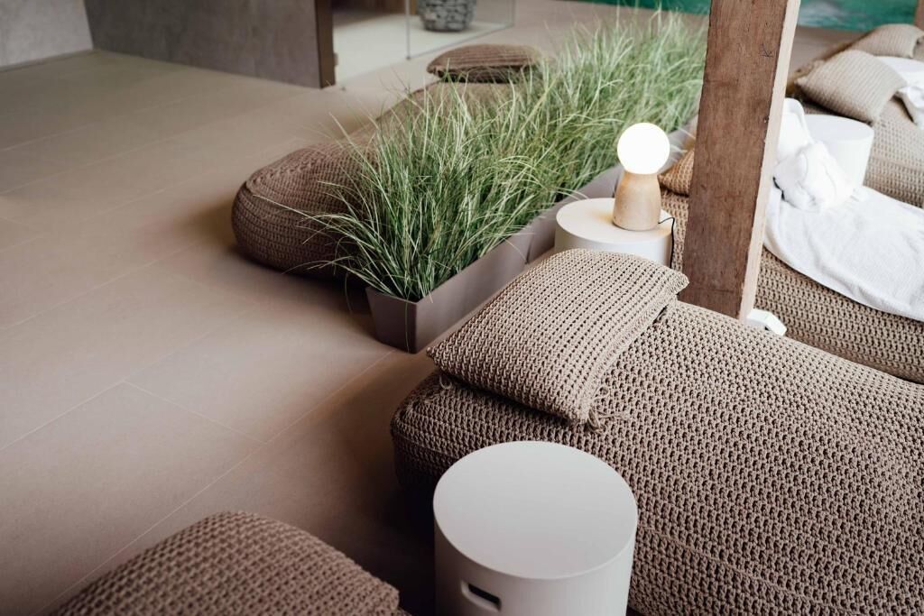 Sauna, hot tub, steam room, body treatments, body wraps, body scrubs