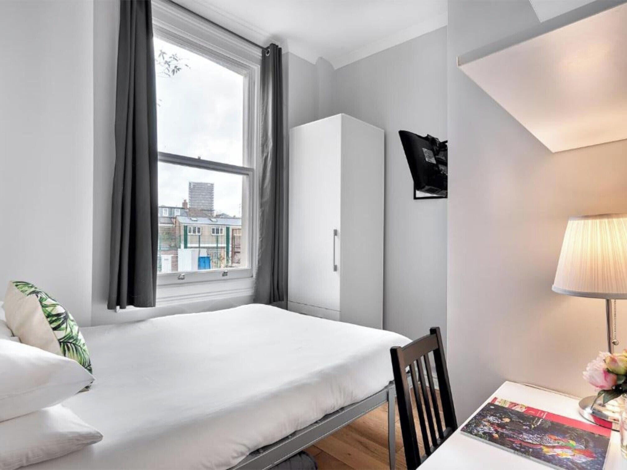 Deluxe Double Room, 1 Double Bed, Private Bathroom, City View