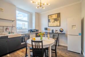 Shared kitchen - E2 Shoreditch House (London)