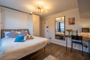 Comfort-Doppelzimmer, 1 Doppelbett, Nichtraucher, Stadtblick | Schreibtisch, laptopgeeigneter Arbeitsplatz, kostenloses WLAN