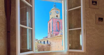 Vue d'exception sur le clocher - T2 coeur de Saint-Tropez