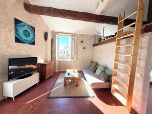 Living area - Exceptional view of the bell tower - T2 coeur de Saint-Tropez (Saint-Tropez)