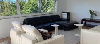 Galamares - between the mountains and the sea. Large villa completely renovated.