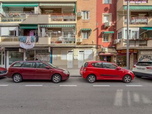 Estudi superior | Exterior