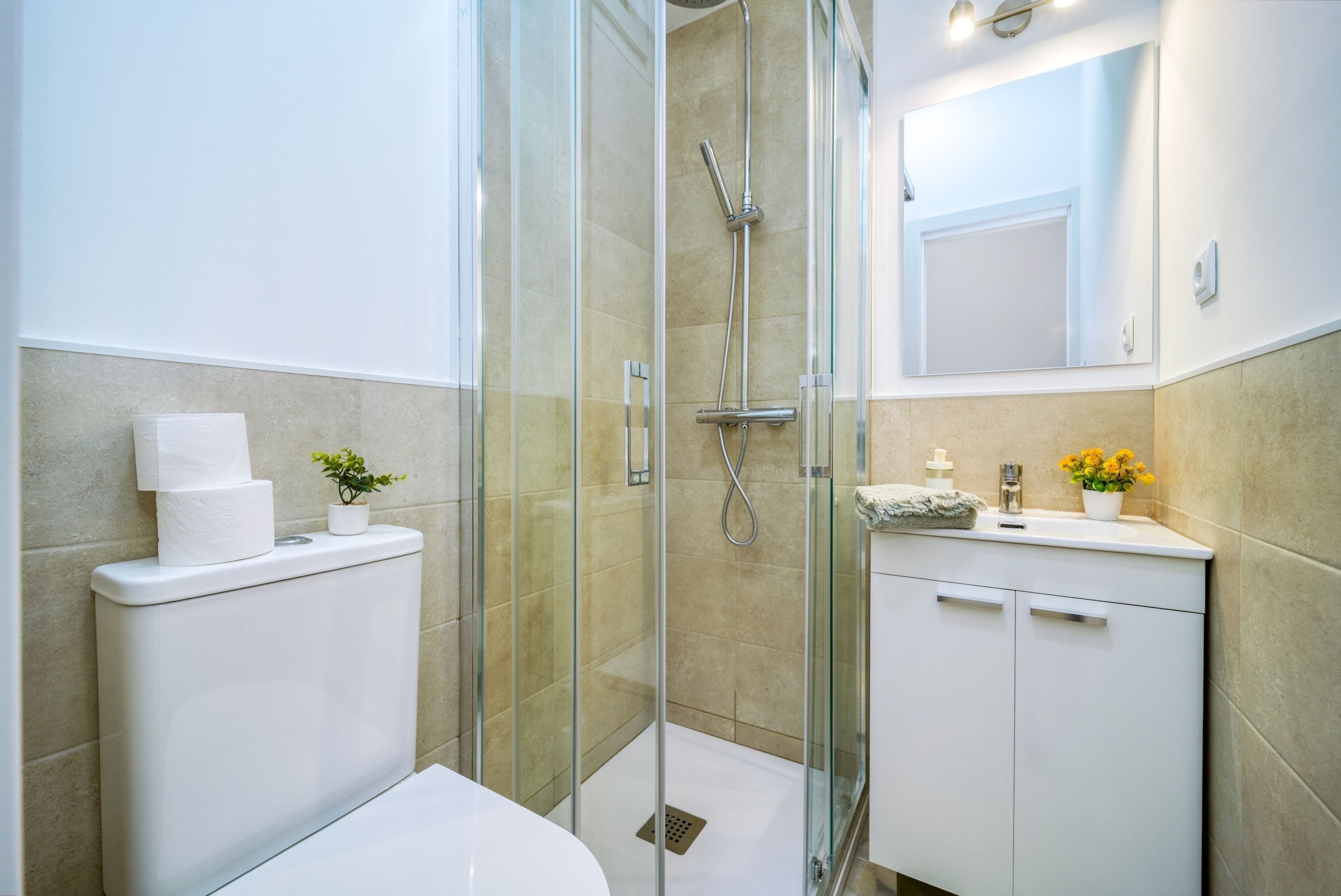 Superior Studio | Bathroom