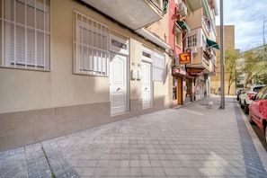 Superior Studio | Exterior detail - M Casa Cafe Madrid (Madrid)