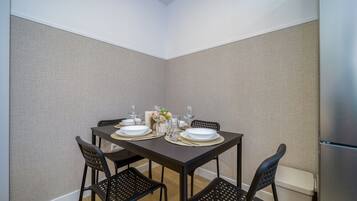 Superior Studio | Dining