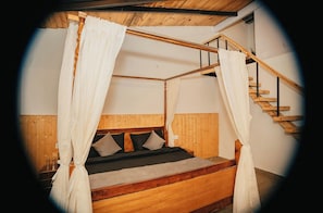 Hypo-allergenic bedding, desk, soundproofing, free WiFi - PREMIUM HOTEL BLUE P-I-N-E PALACE  (Nainital)