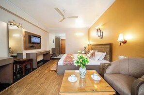 Double Room - PREMIUM HOTEL BLUE P-I-N-E PALACE  (Nainital)