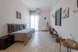 Iron/ironing board, WiFi, bed sheets - MelMare Sol Apartment by RentalsPro (Nea Moudania)
