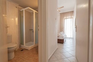 Hair dryer, towels - MelMare Sol Apartment by RentalsPro (Nea Moudania)