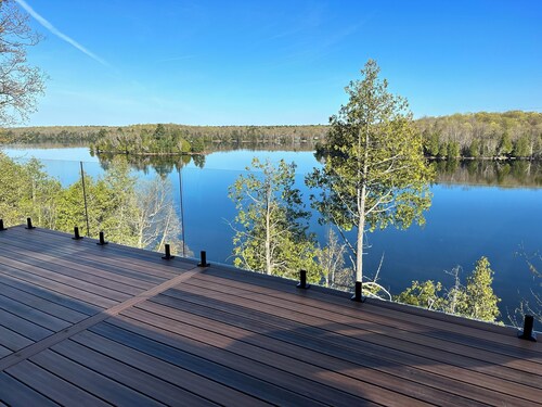 Lakefront Sunset Oasis (sleeps 17)