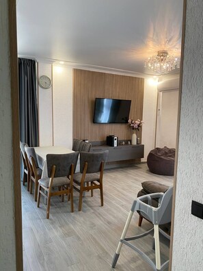 Interior - 3-bedroom cottage in Kaprovani with BBQ/3 minutes to the sea (Magnetiti)