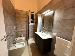 Comfort Apartment, Balcony | Bathroom - Il Lentisco (Lecce)