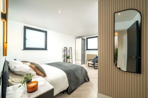 Ferros/tábuas de passar roupa, Wi-Fi de cortesia, roupa de cama