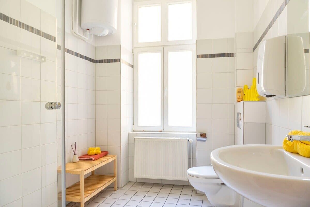 Dusche, Haartrockner, Handtücher