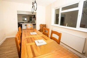 House, 4 Bedrooms | Dining room - Full House Roomy BNB (Merthyr Tydfil)
