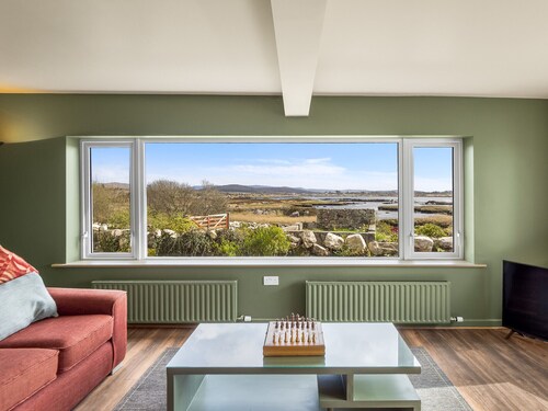 Bun Inbhir cottage with views