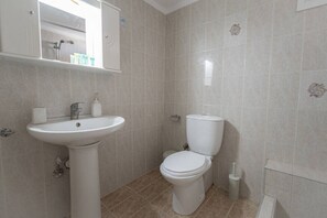 Hair dryer, towels - MelMare Azuro Apartment by RentalsPro (Nea Moudania)