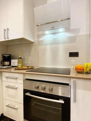 Private kitchen - Apartment in Arrecife, C/ Leon y Castillo. San Ginés Pond (Arrecife)