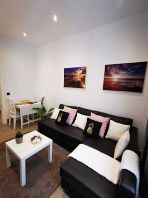 Living area - Apartment in Arrecife, C/ Leon y Castillo. San Ginés Pond (Arrecife)