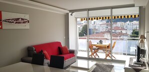 Living area - New ! Breathtaking views of castle hill and the mediterranean sea (Nice)