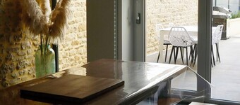 L'Atypique - Heated pool in a stone house with unusual spaces