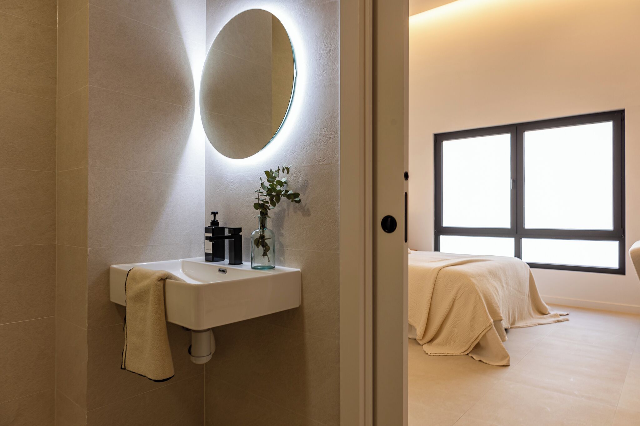 Deluxe-Apartment, 1 Queen-Bett, barrierearm, Nichtraucher | Schallisolierte Zimmer, Bügeleisen/Bügelbrett, kostenloses WLAN