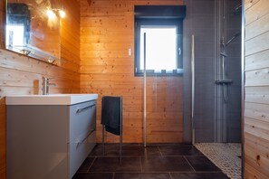 Shower, hair dryer - Chalet 'La Vue De Longemer' with Mountain View, Private Terrace and Private Garden (Xonrupt-Longemer)