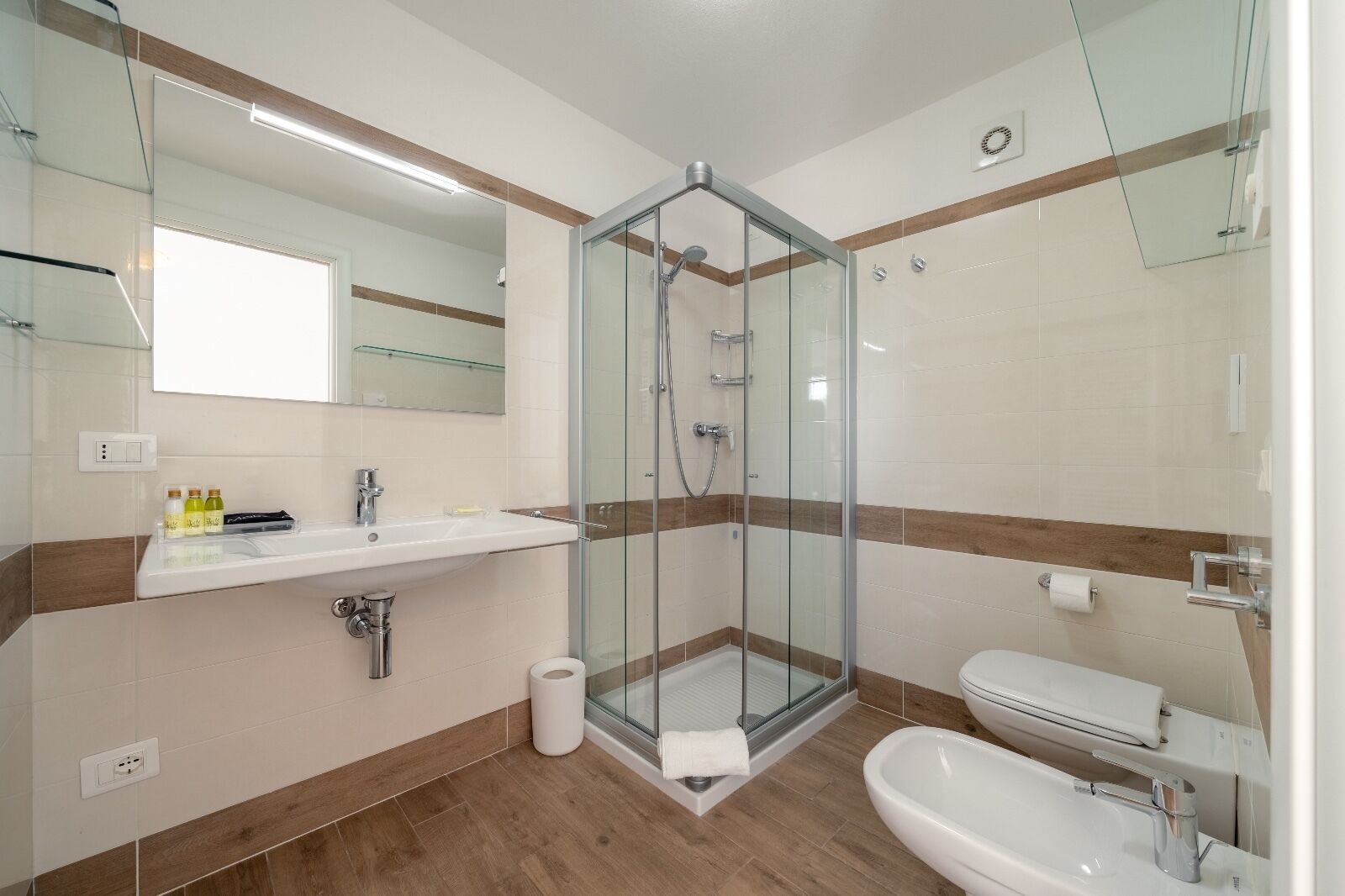 Deluxe appartement, uitzicht op stad | Badkamer