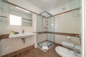 Deluxe-huoneisto, kaupunkinäköala | Kylpyhuone