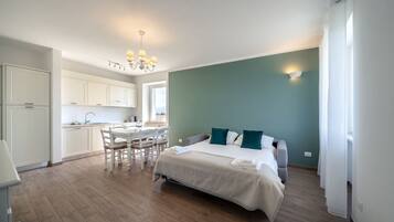 Luxe appartement, balkon, uitzicht op de stad