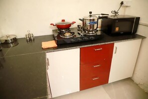Superior Apartment, City View | Private kitchen - Fortune Home Service Apartment E-28 2B (New Delhi)