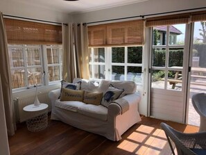 Living room - Cozy Home Near Beach for 3 (Bergen)