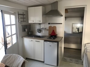 Fridge, microwave, stovetop, coffee/tea maker - Pauline's House - Ref. 206 (La Tranche-sur-Mer)