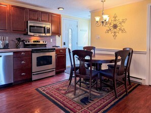 Dining - Mountain Escape: Fire Pit, Hot Tub & Game Room (Bartlett)