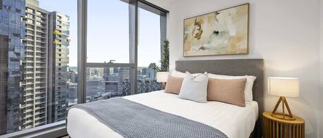 2 bedrooms, desk, WiFi, bed sheets